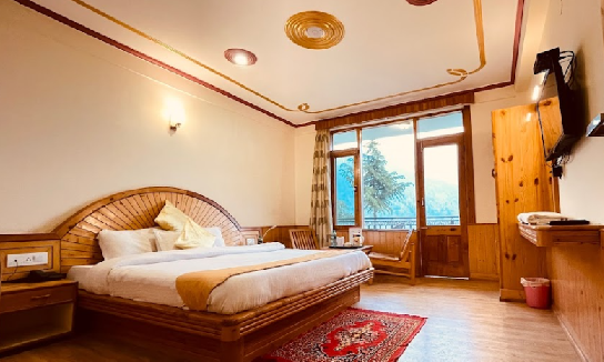 Himalayan adventure cottage manali | Queen Room With Snow View Balcony